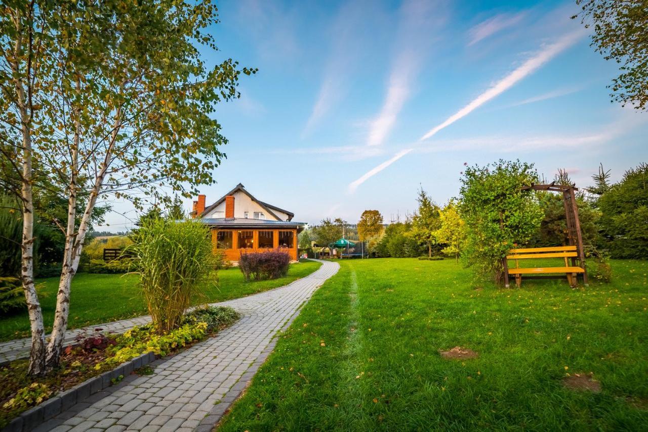 Hotel Bieszczadzki Osrodek Wypoczynkowo Konferencyjny Danfarm Ustrzyki Dolne Exterior foto